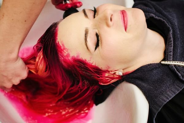 How to Get Hair Dye Off Skin Safely at Home